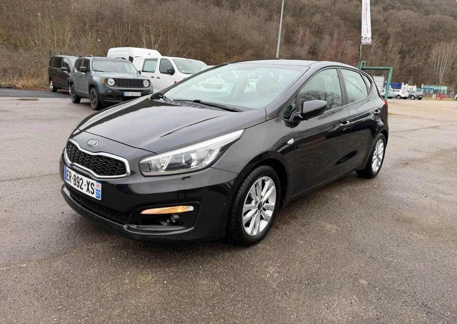Kia Ceed SW / cee'd SW Ceed 1.6 CRDi 136 ch Noir - 1
