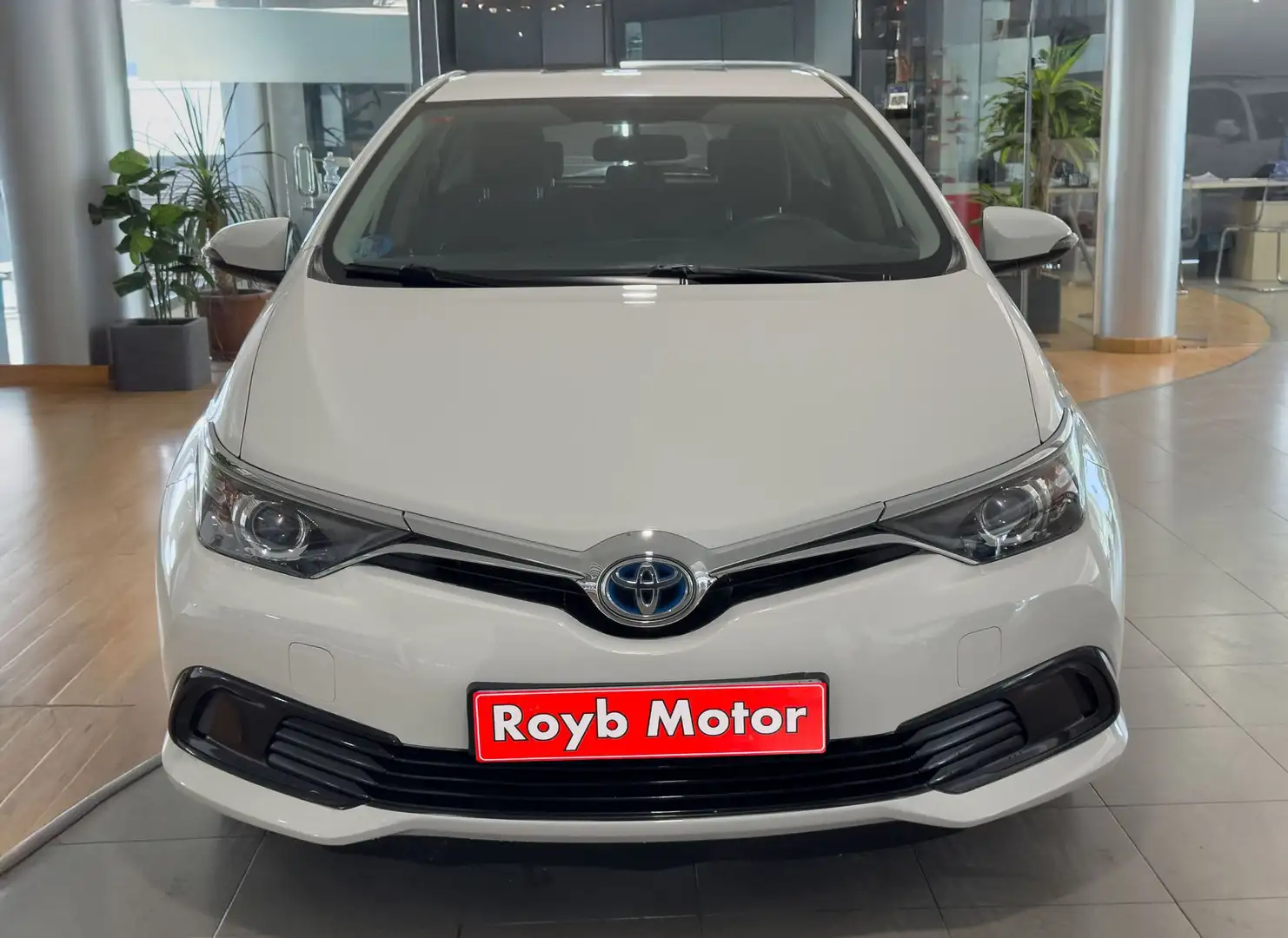 Toyota Auris hybrid 140H Business Blanco - 2