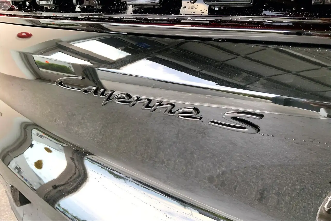Porsche Cayenne снимка Porsche Cayenne