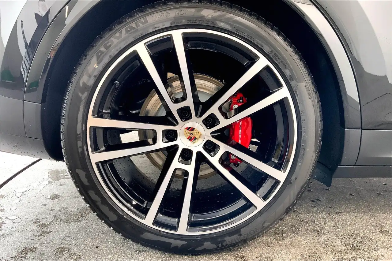 Porsche Cayenne снимка Porsche Cayenne