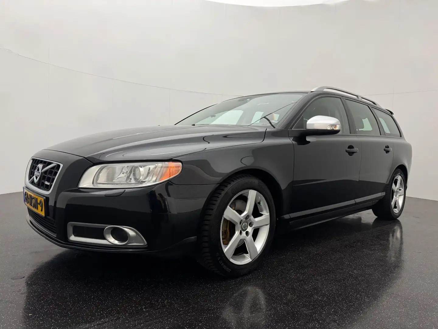 Volvo V70 2.0T R-Edition AUT Trekhaak Nero - 1