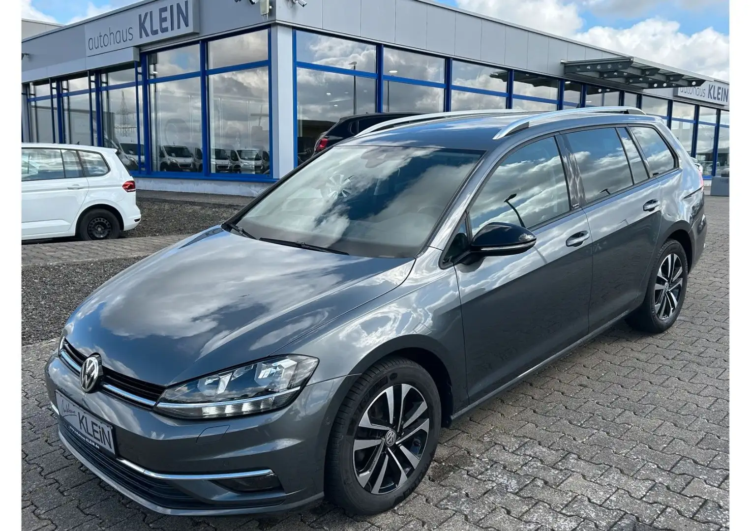 Volkswagen Golf 7 Variant 1.6TDi IQ.DRIVE *NAVI*SHZ*PDC*CAM Grau - 2