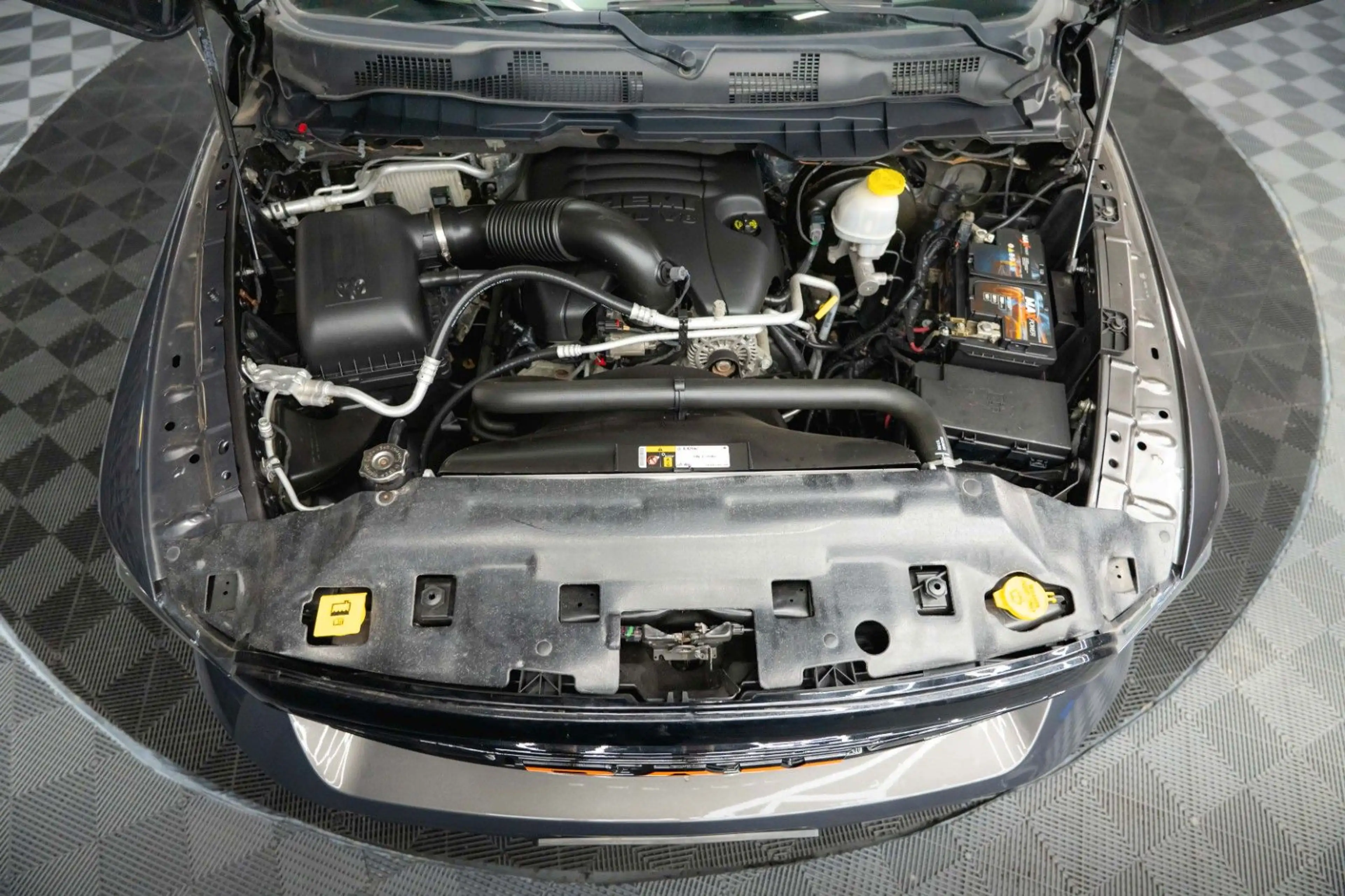 Dodge RAM 5.7 V8 HEMI 4x4 OFFROAD Night-Paket *LED* — photo 10