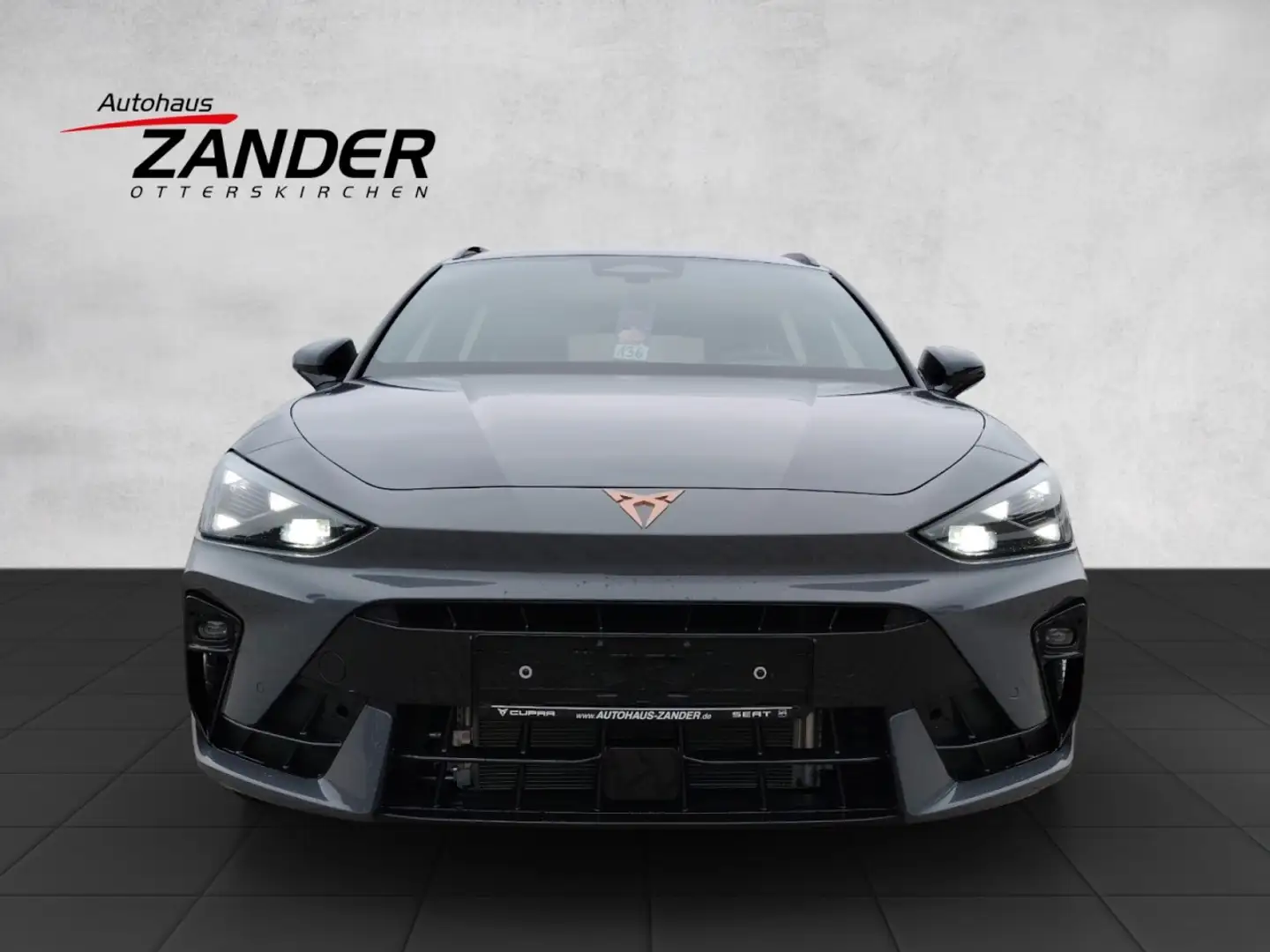 CUPRA Leon Sportstourer 1.5 TSI 110 kW Gris - 2