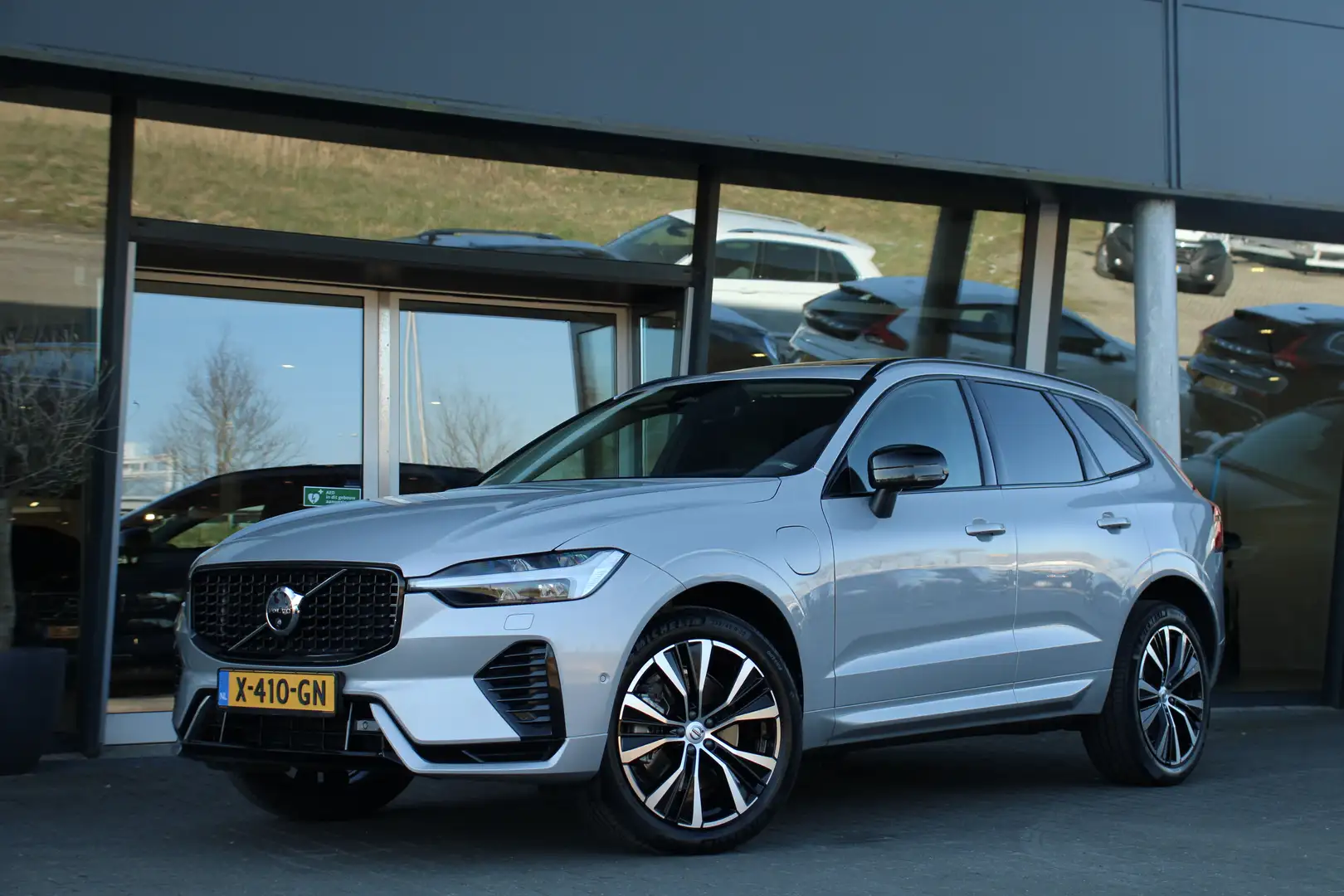 Volvo XC60 T6 Ultimate Dark | Adaptive Cruise | Head-up displ Grijs - 2