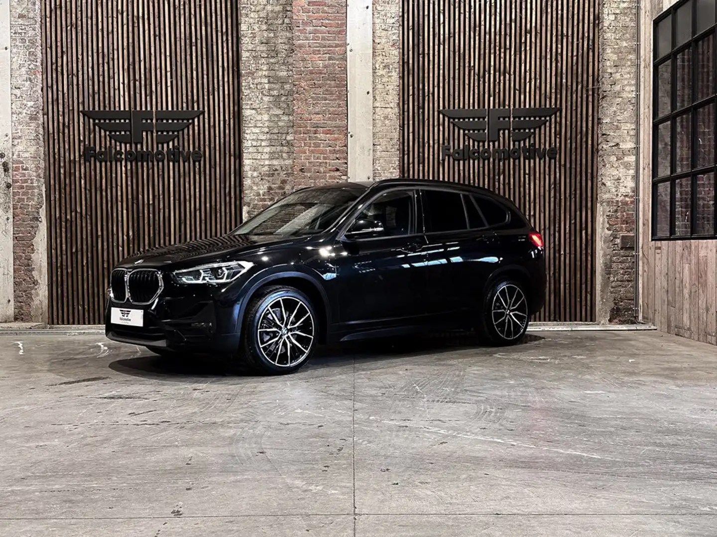 BMW X1 xDrive25e*PHEV*HUD*ZETELVERW.*DAB*LED* Zwart - 2