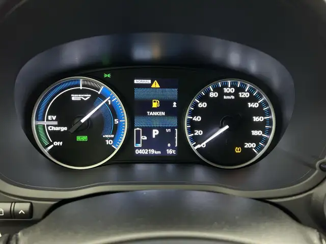 Mitsubishi Eclipse Cross view 13