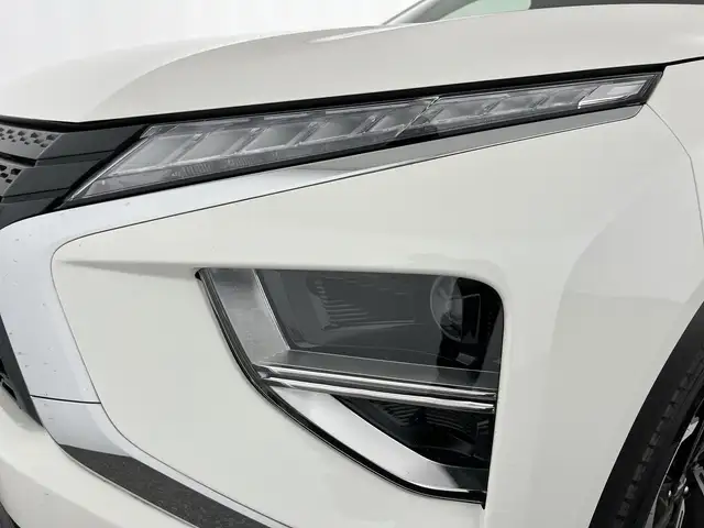 Mitsubishi Eclipse Cross view 6