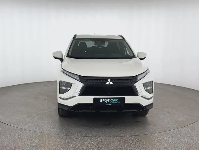 Mitsubishi Eclipse Cross view 2