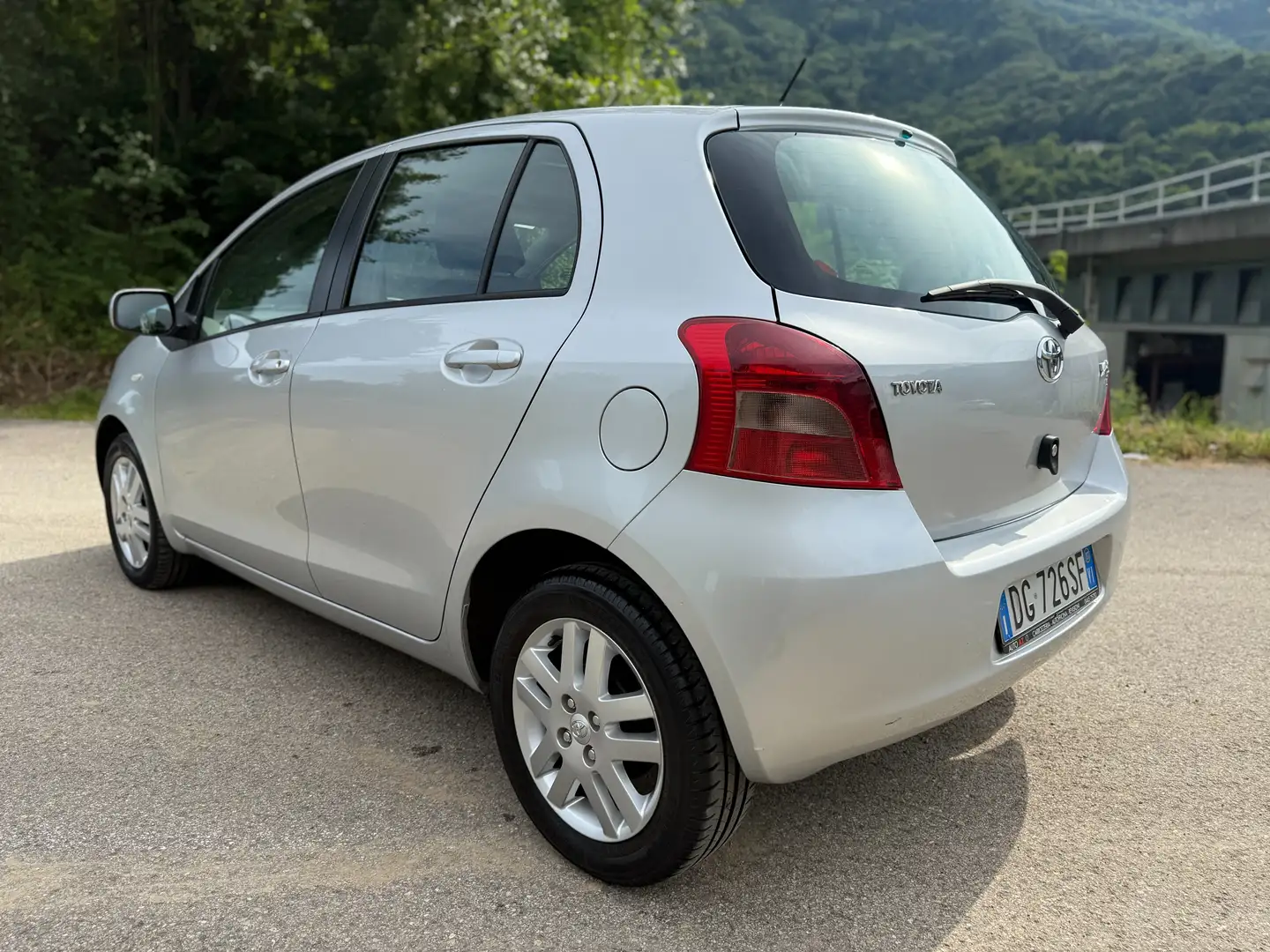 Toyota Yaris 1.3 Luna 5 porte 87cv Argento - 2