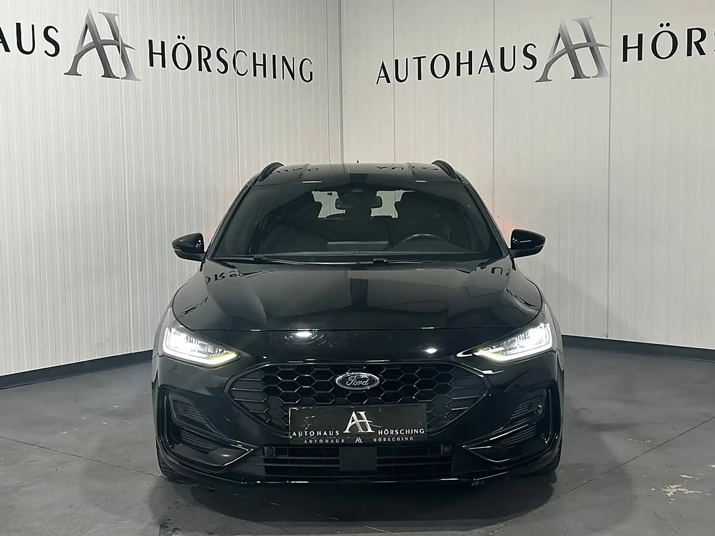 Ford Focus Turnier 1,5 EcoBlue ST-Line Design Aut. Schwarz - 2
