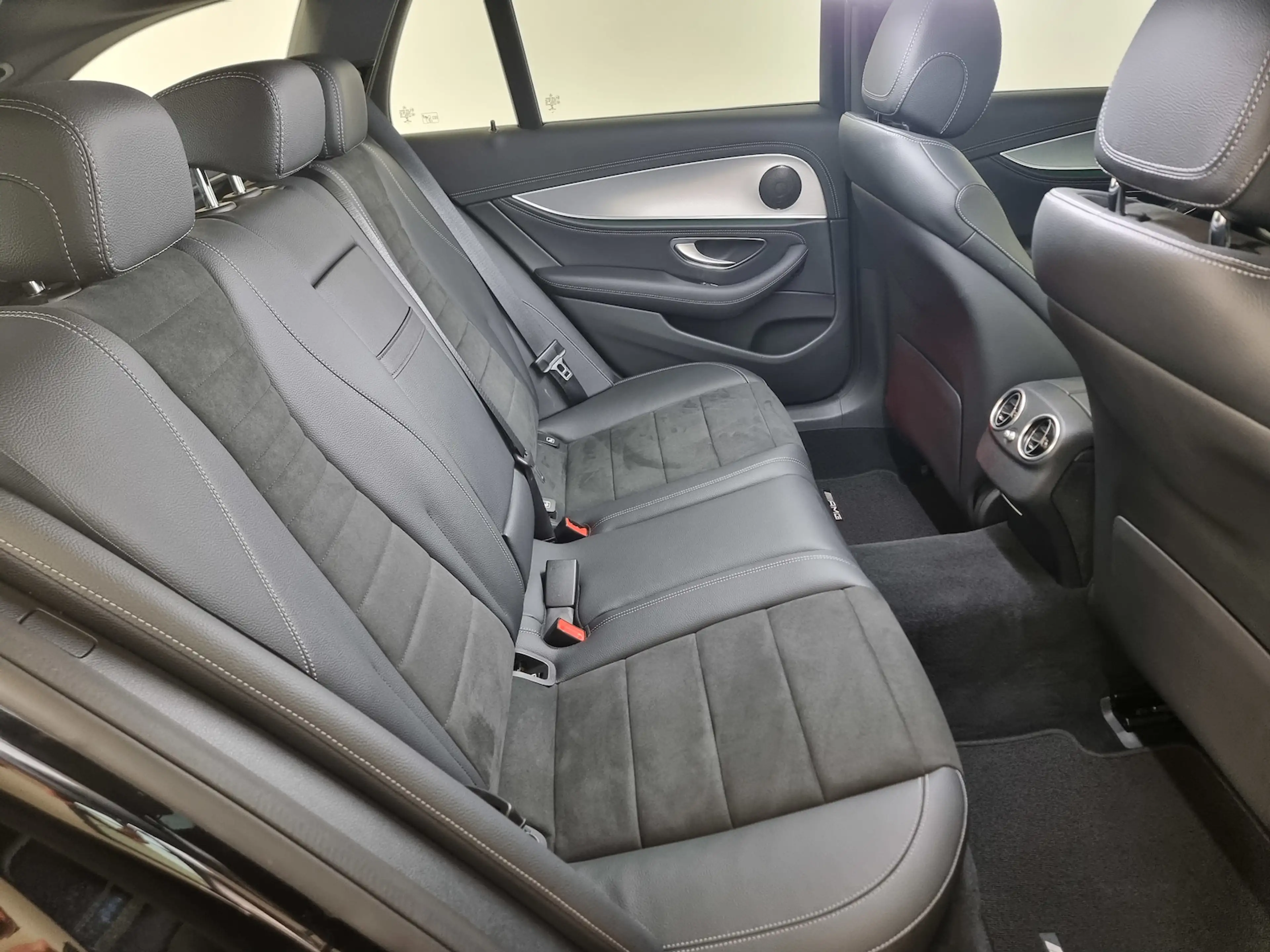 Mercedes-Benz E 350 d AMG-Line LED AHK GSD Navi Spur Kamera — photo 13