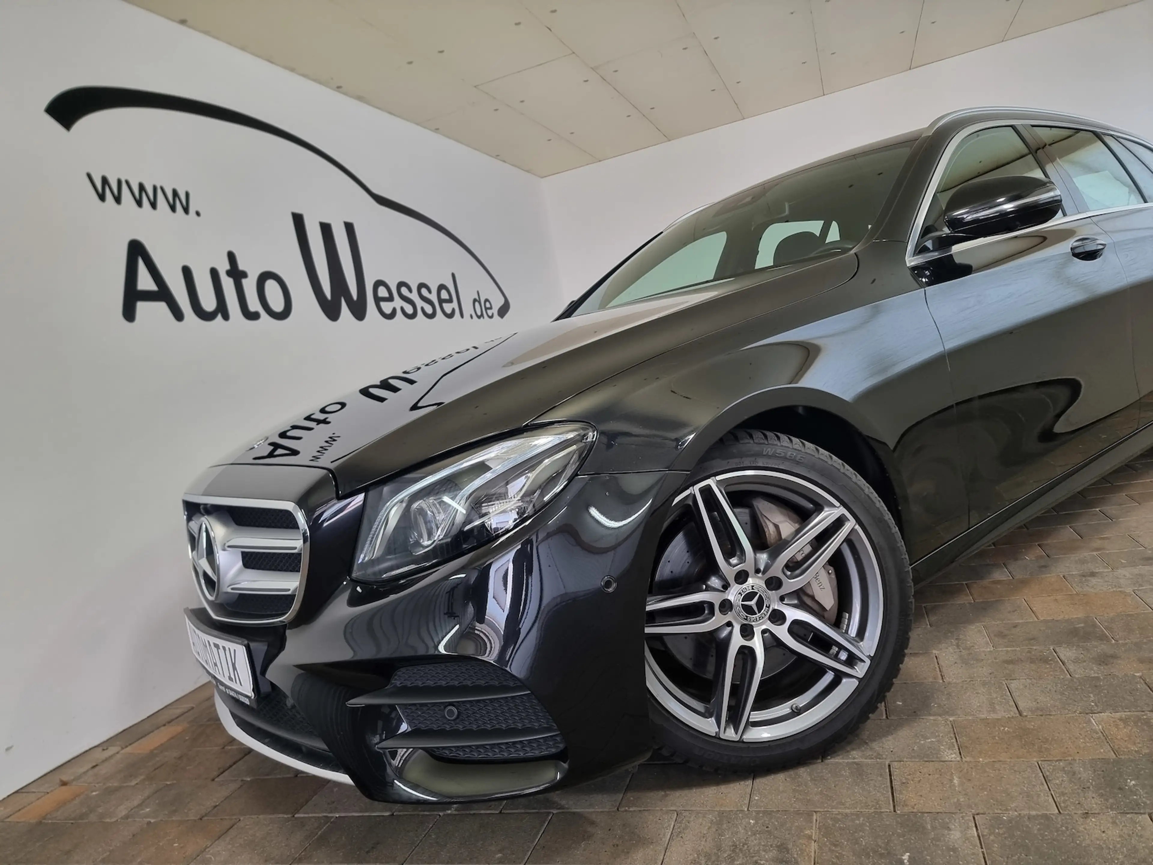 Mercedes-Benz E 350 d AMG-Line LED AHK GSD Navi Spur Kamera — photo 6