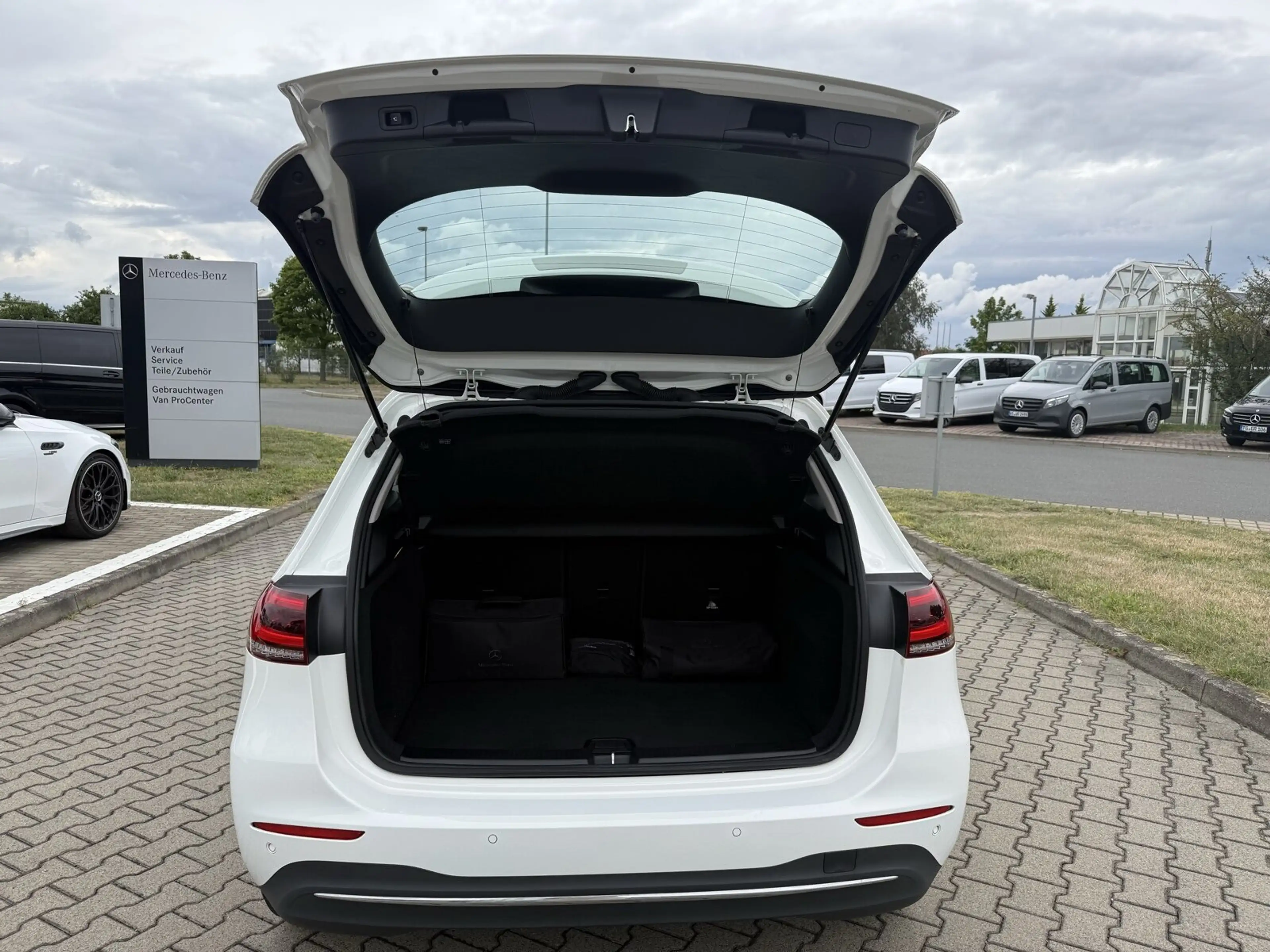 Mercedes-Benz B 250 B 250 e Style/Navi/Autom./Klima/LED/Park-Assist. — photo 11