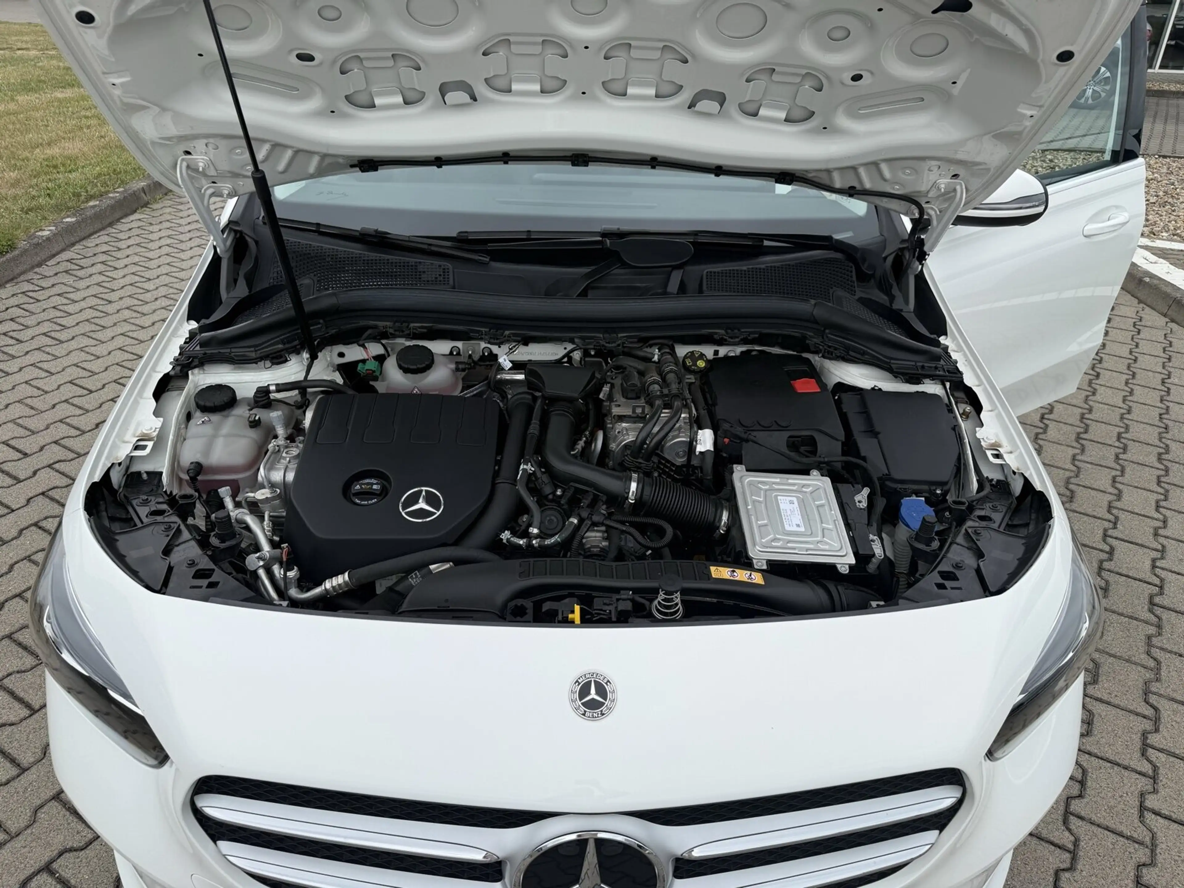 Mercedes-Benz B 250 B 250 e Style/Navi/Autom./Klima/LED/Park-Assist. — photo 10