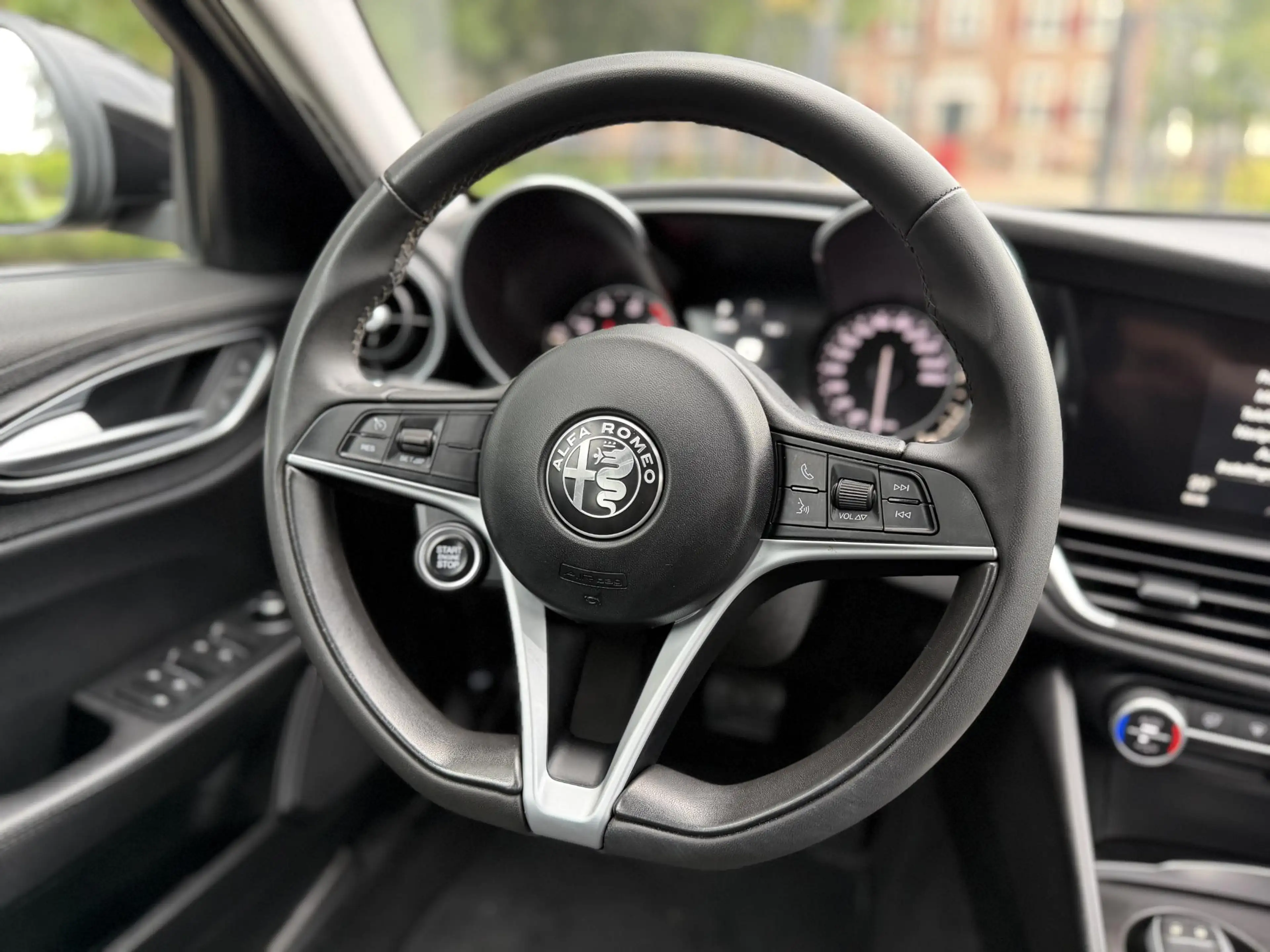 Alfa Romeo Giulia 2.0T Business | 91.000KM | Navi | Nieuwe Service & — photo 9