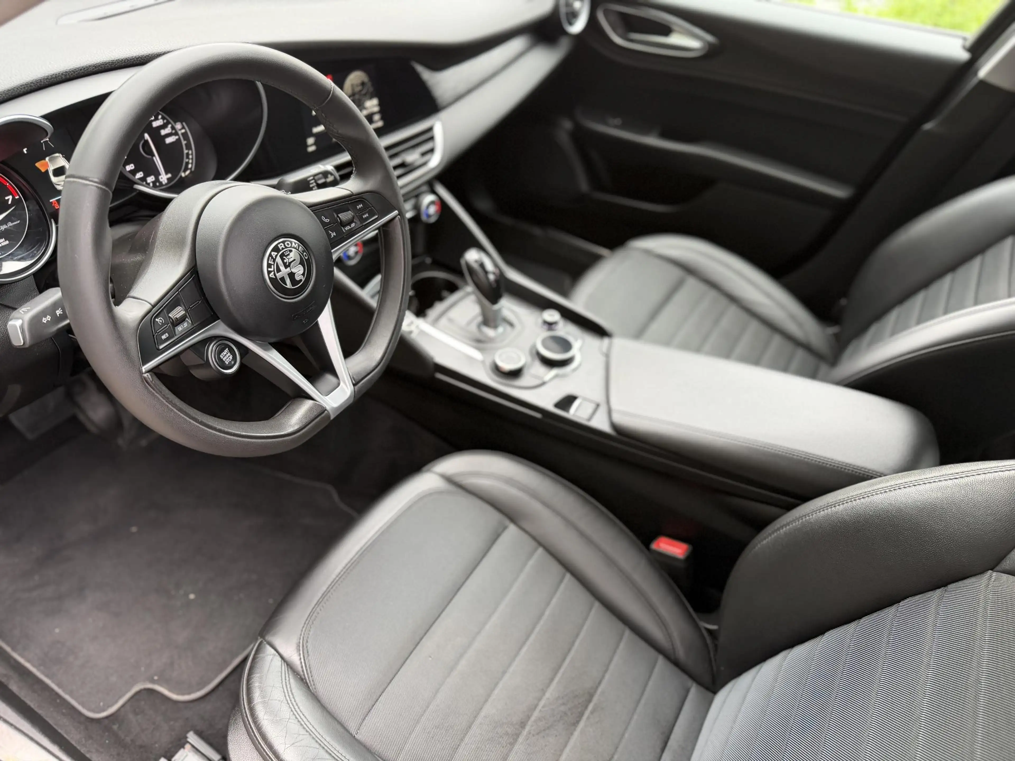Alfa Romeo Giulia 2.0T Business | 91.000KM | Navi | Nieuwe Service & — photo 8