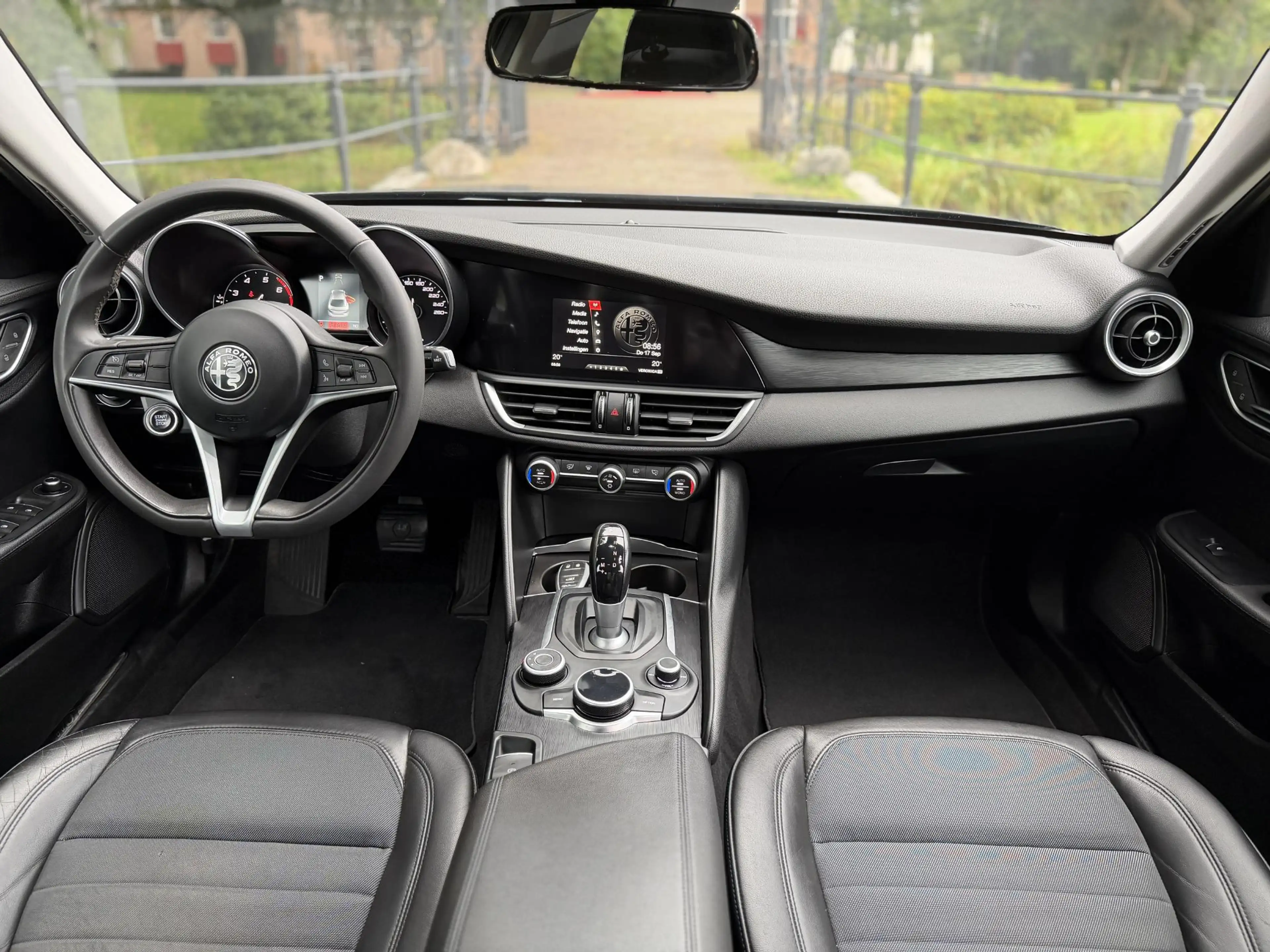 Alfa Romeo Giulia 2.0T Business | 91.000KM | Navi | Nieuwe Service & — photo 5