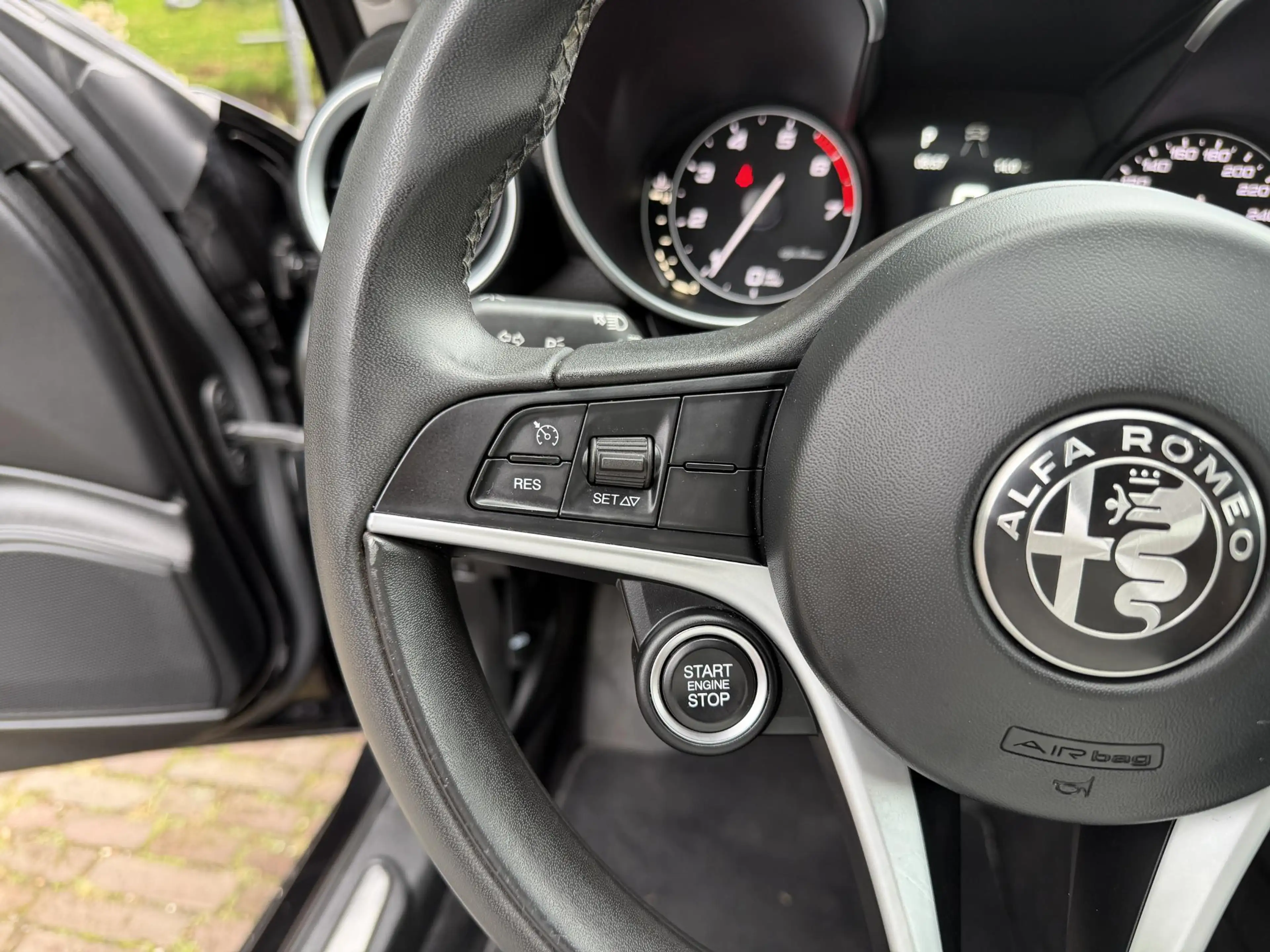 Alfa Romeo Giulia 2.0T Business | 91.000KM | Navi | Nieuwe Service & — photo 11