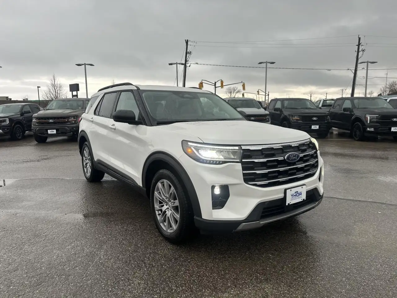 Ford Explorer снимка Ford Explorer