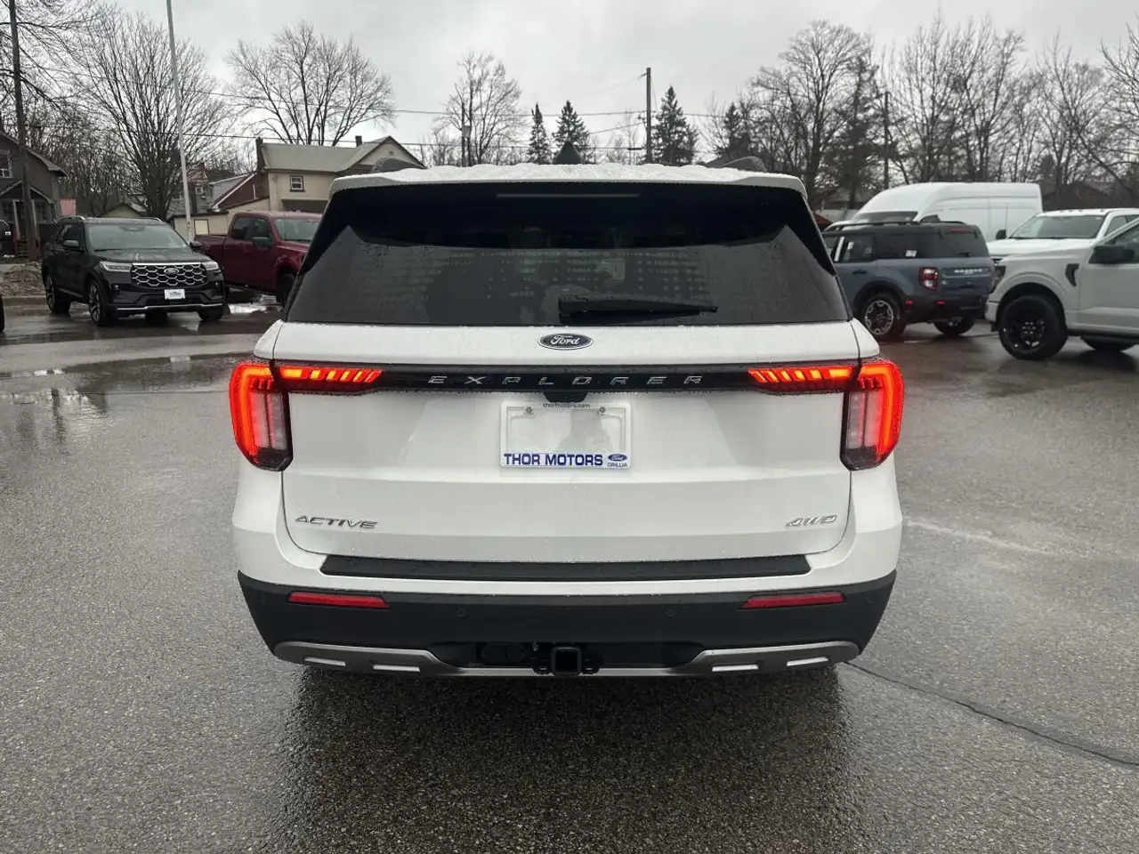 Ford Explorer снимка Ford Explorer