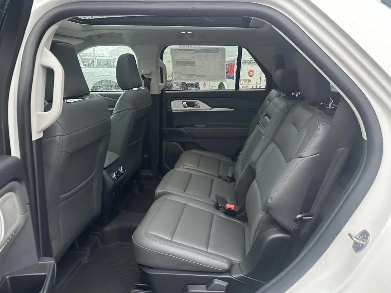 Ford Explorer снимка Ford Explorer