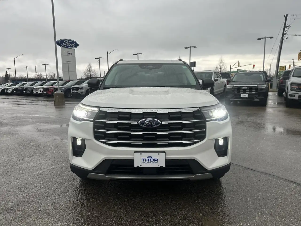 Ford Explorer снимка Ford Explorer