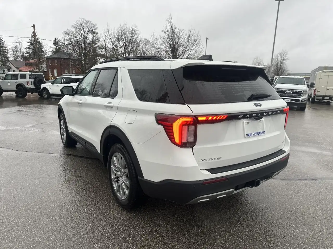Ford Explorer снимка Ford Explorer