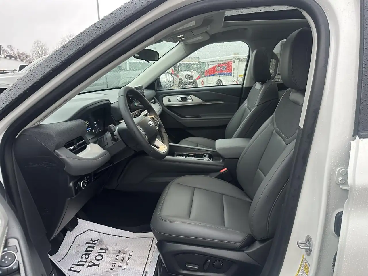 Ford Explorer снимка Ford Explorer