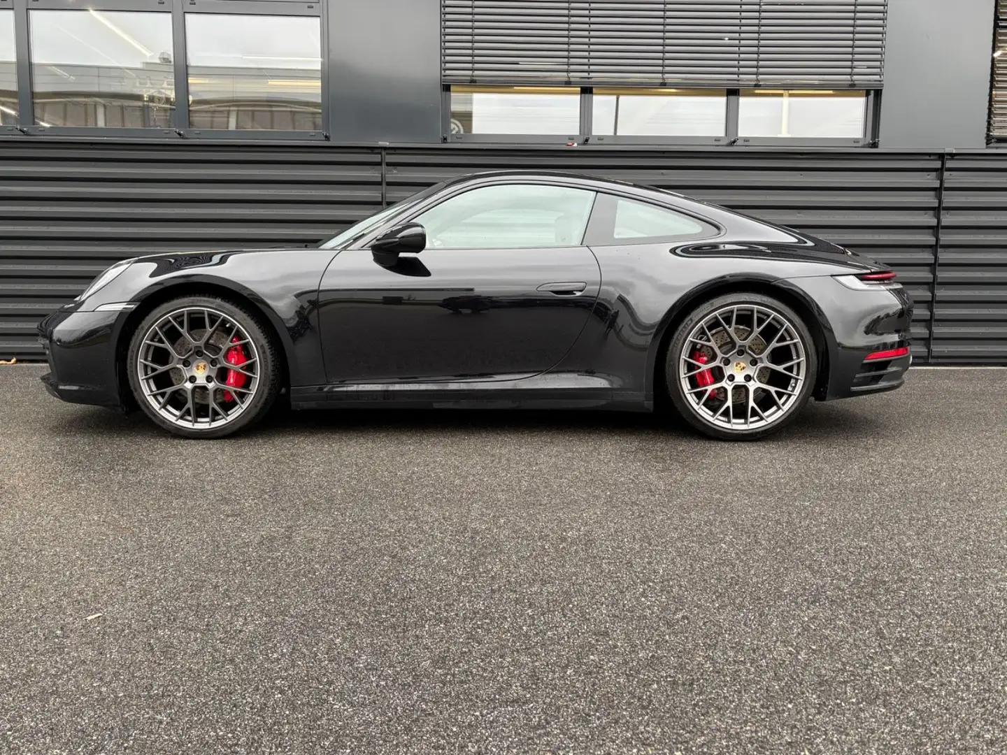 Porsche 992 911 -992 Carrera 4 S- GSD-BOSE-ABGAS-PAS-2.HAND Noir - 1