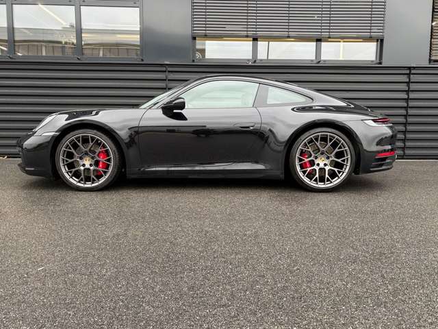 Imagine Porsche 992 911 -992 Carrera 4 S- GSD-BOSE-ABGAS-PAS-2.HAND