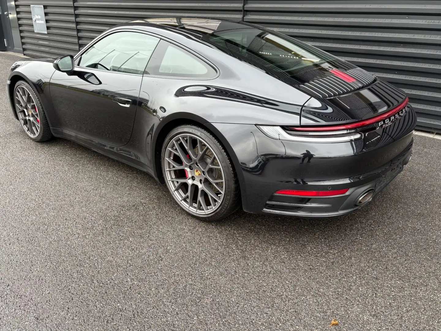 Porsche 992 911 -992 Carrera 4 S- GSD-BOSE-ABGAS-PAS-2.HAND Noir - 2