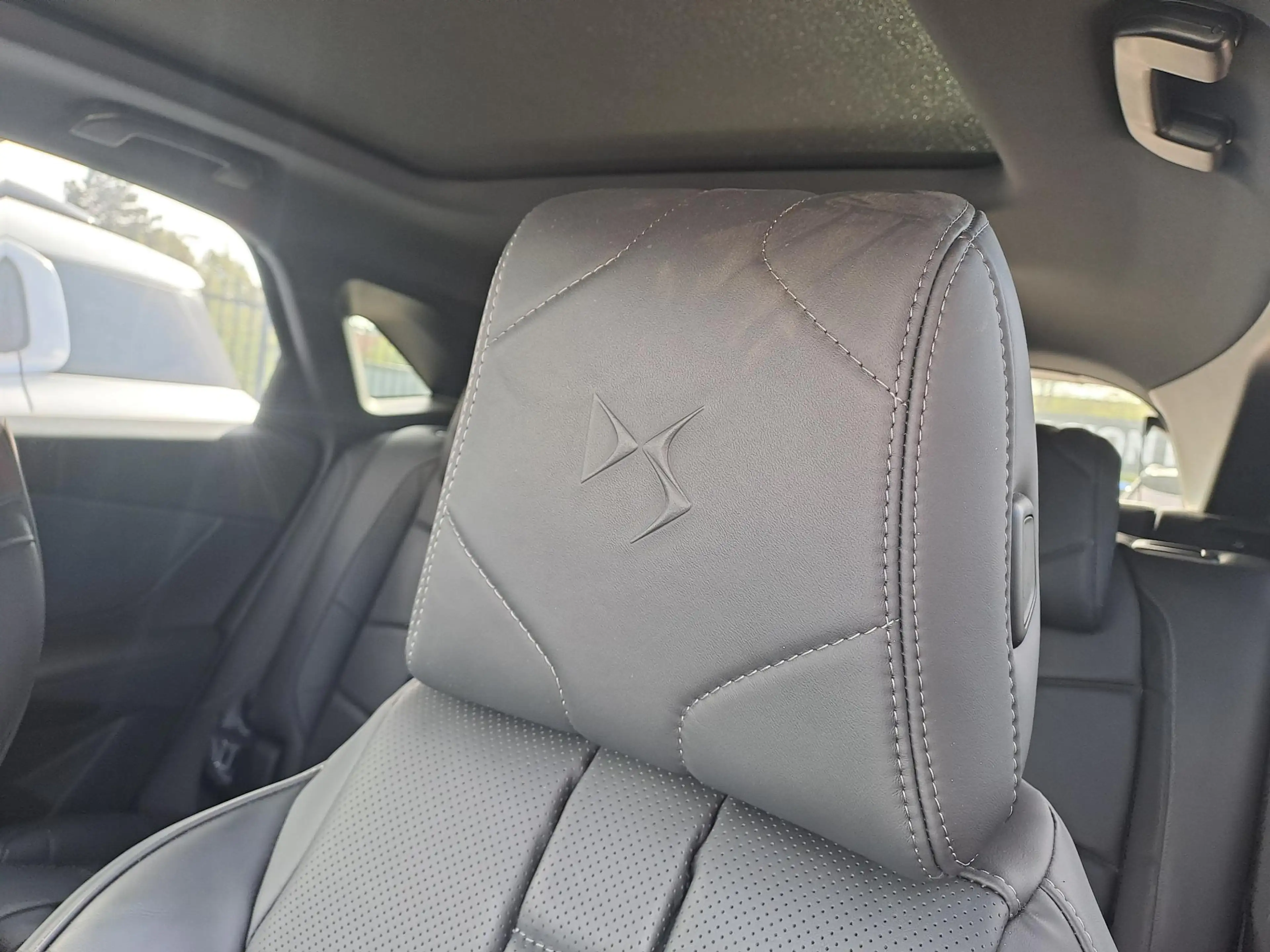 DS Automobiles DS 7 1.6 PHEV 300 4x4 Etoile — photo 13