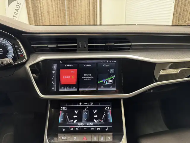 Audi A6 view 16