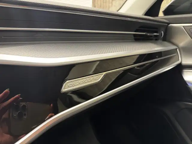Audi A6 view 17