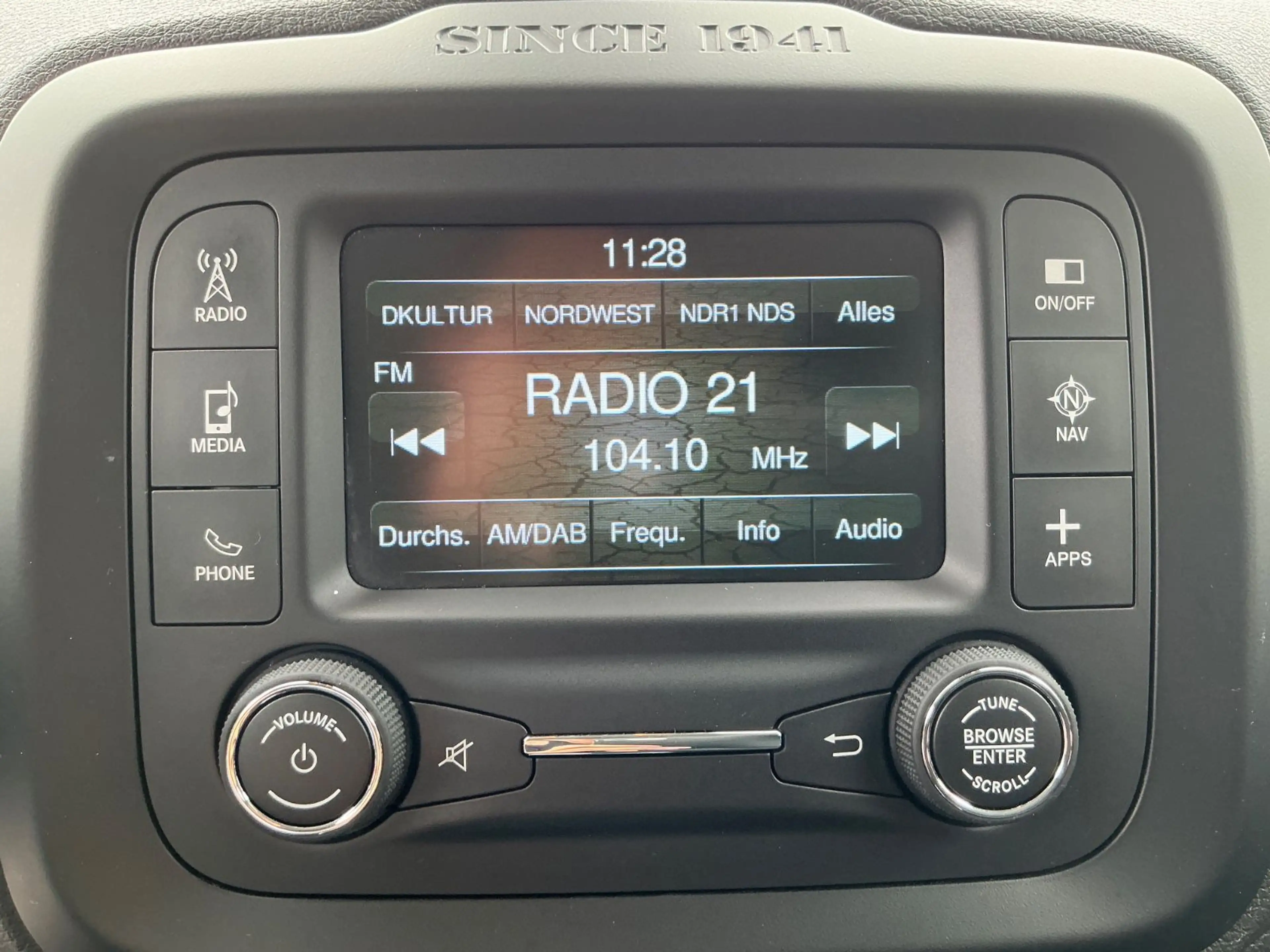 Jeep Renegade Adventure 1.6 Multijet SHZ LHZ BT NAVI — photo 17