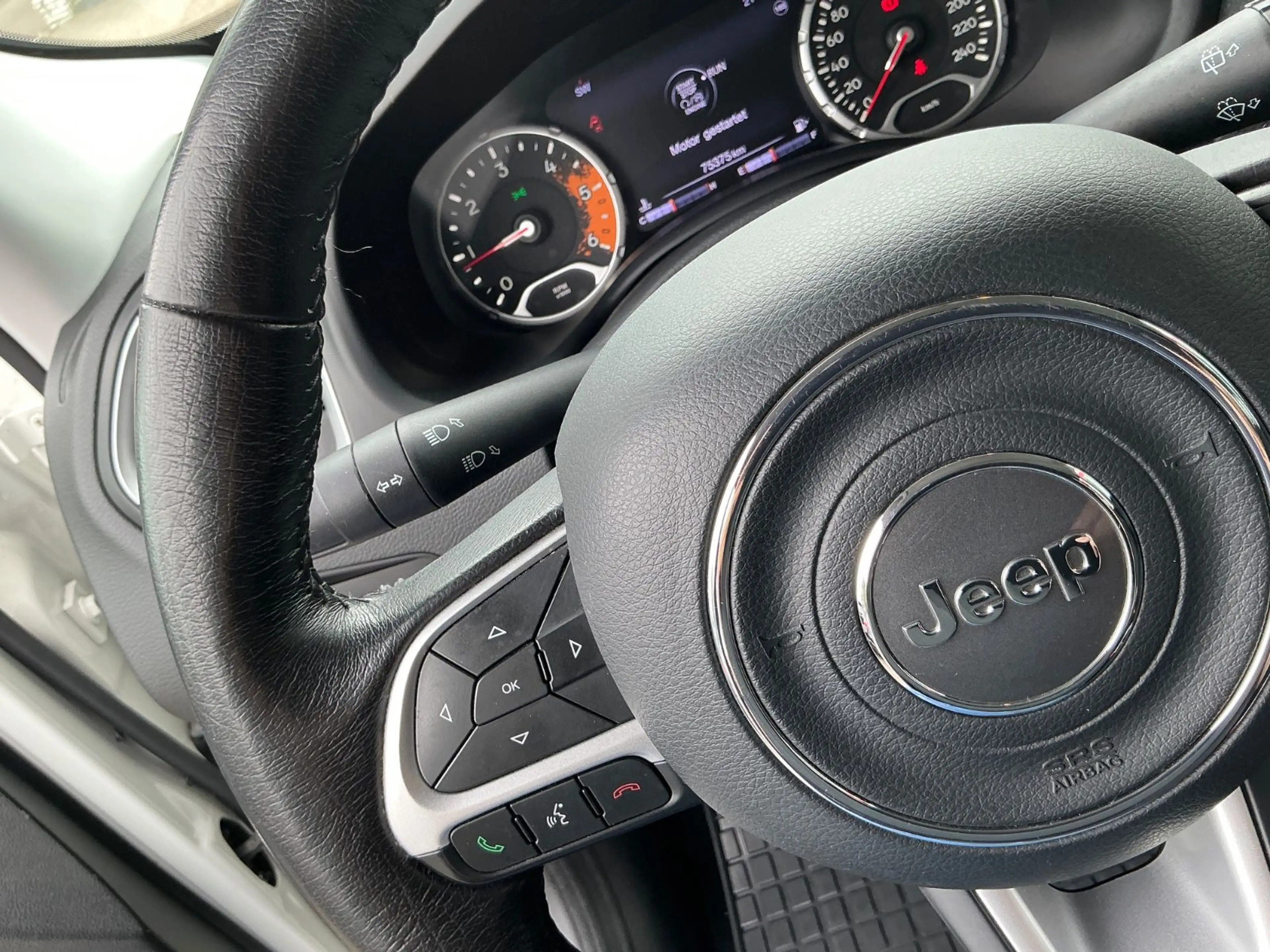 Jeep Renegade Adventure 1.6 Multijet SHZ LHZ BT NAVI — photo 22