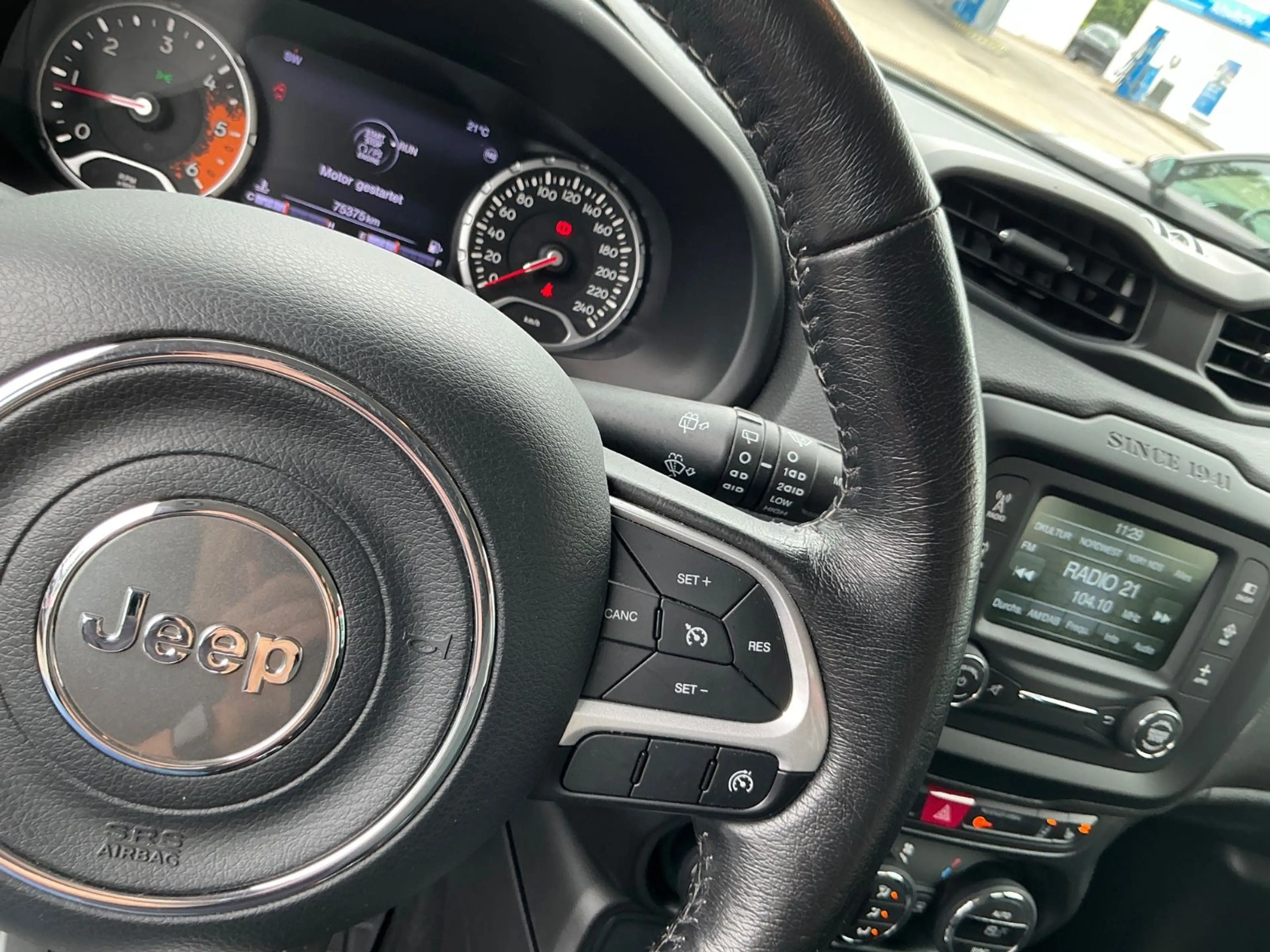 Jeep Renegade Adventure 1.6 Multijet SHZ LHZ BT NAVI — photo 23