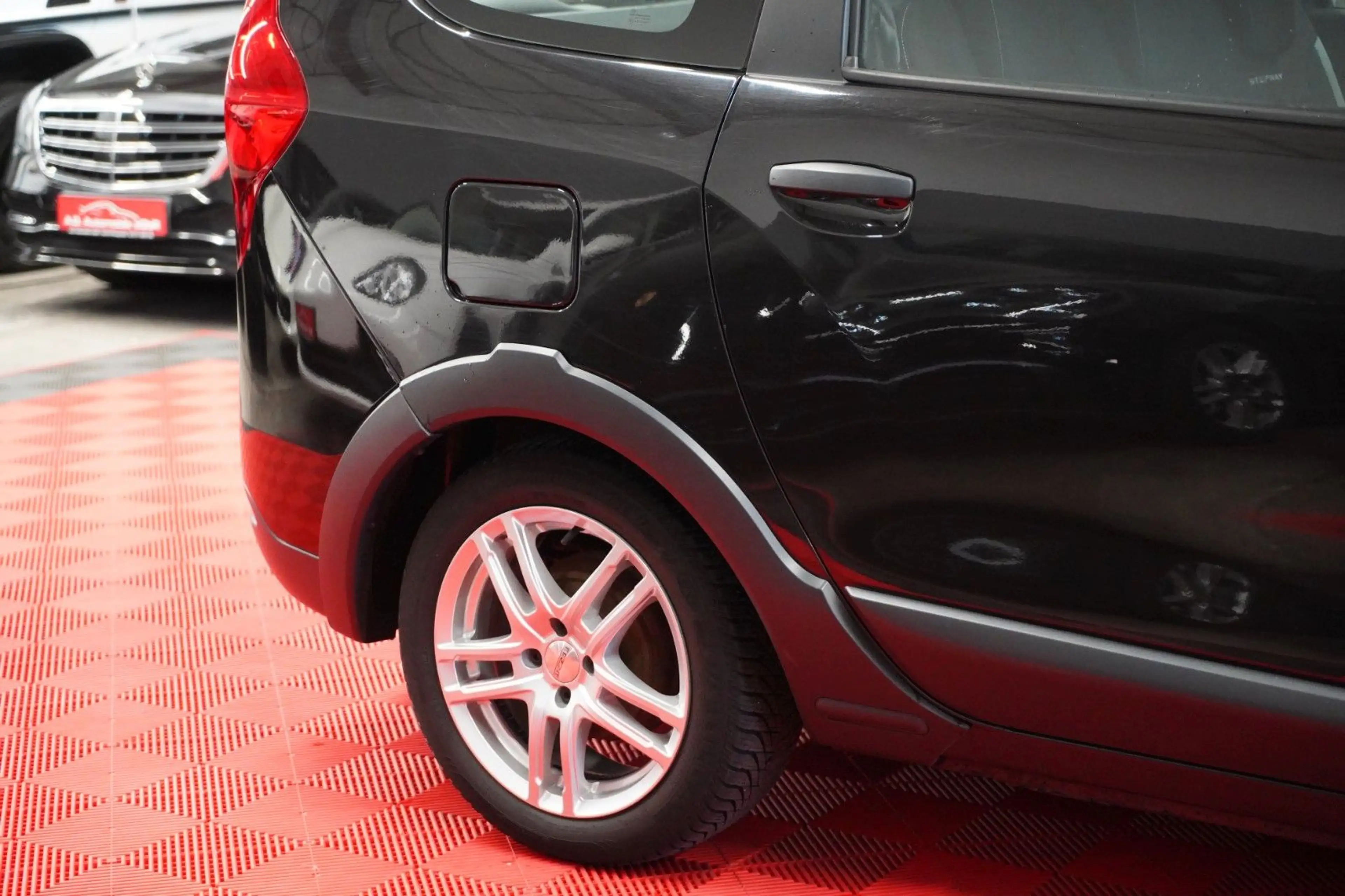 Dacia Lodgy 1.5 dCi Stepway Plus *Unfallfrei* — photo 6