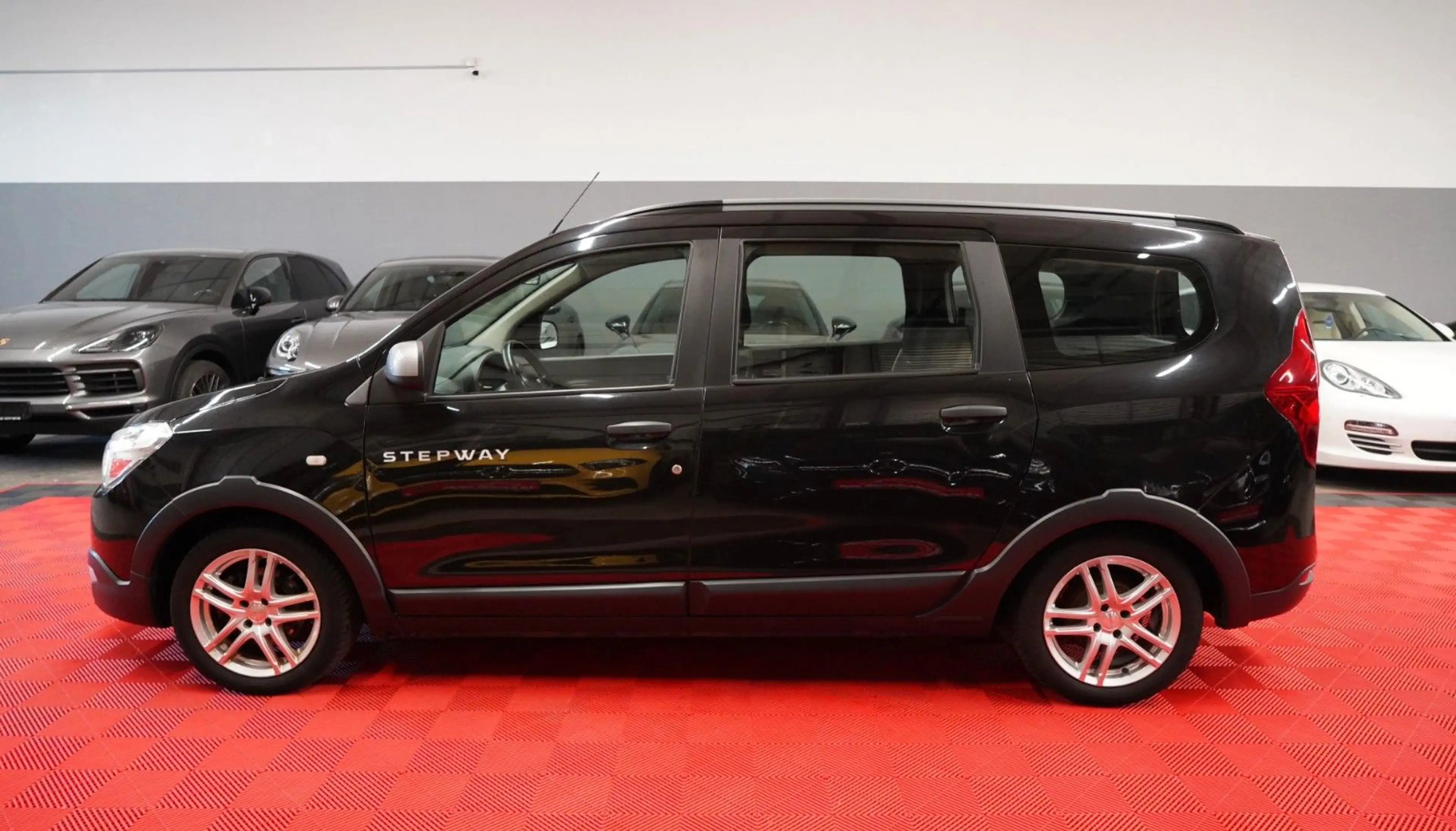 Dacia Lodgy 1.5 dCi Stepway Plus *Unfallfrei* — photo 10