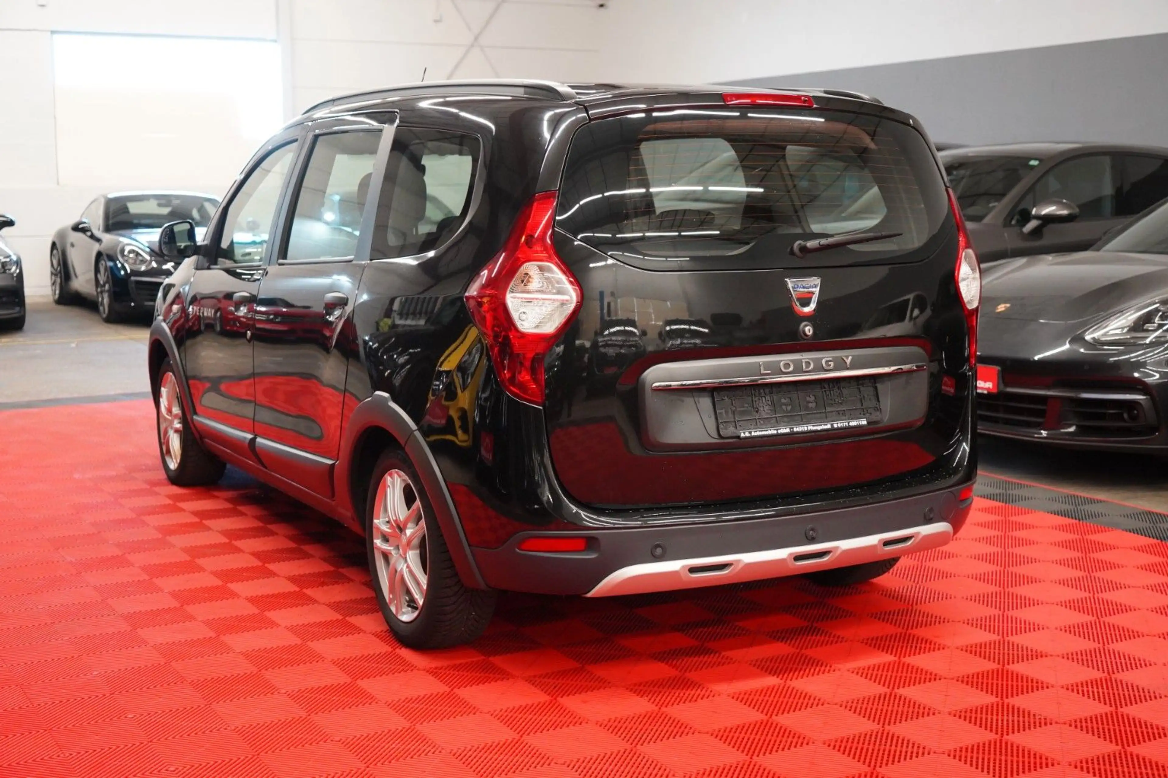 Dacia Lodgy 1.5 dCi Stepway Plus *Unfallfrei* — photo 9