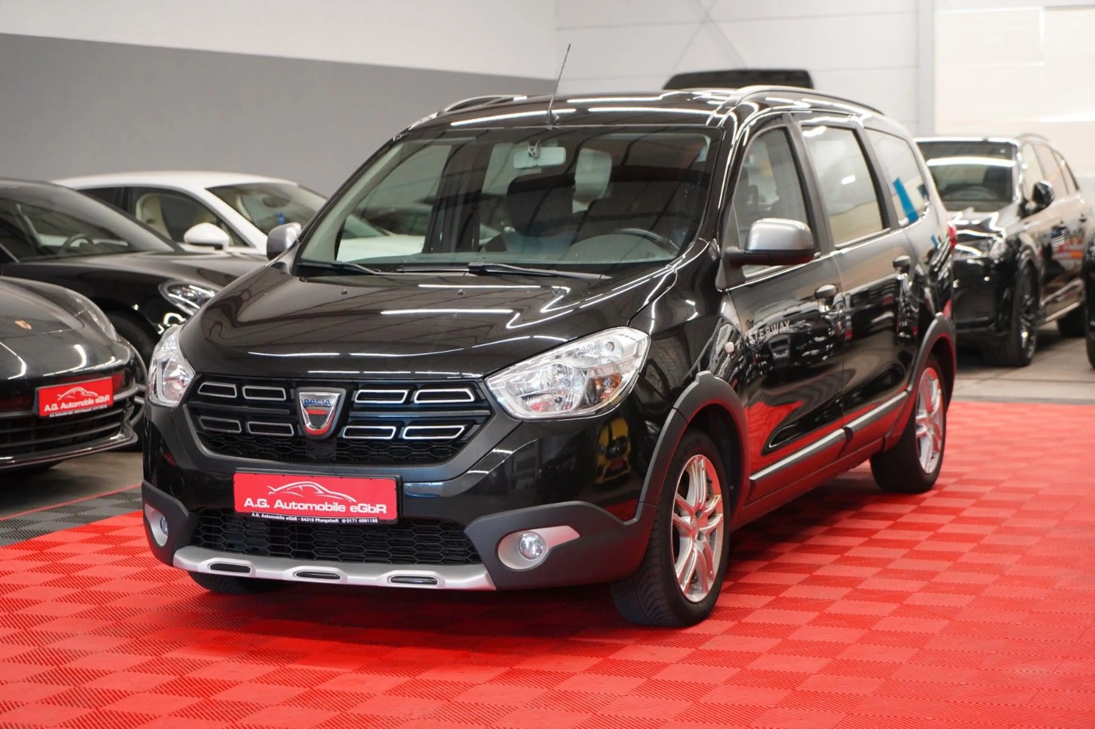 Dacia Lodgy 1.5 dCi Stepway Plus *Unfallfrei*
