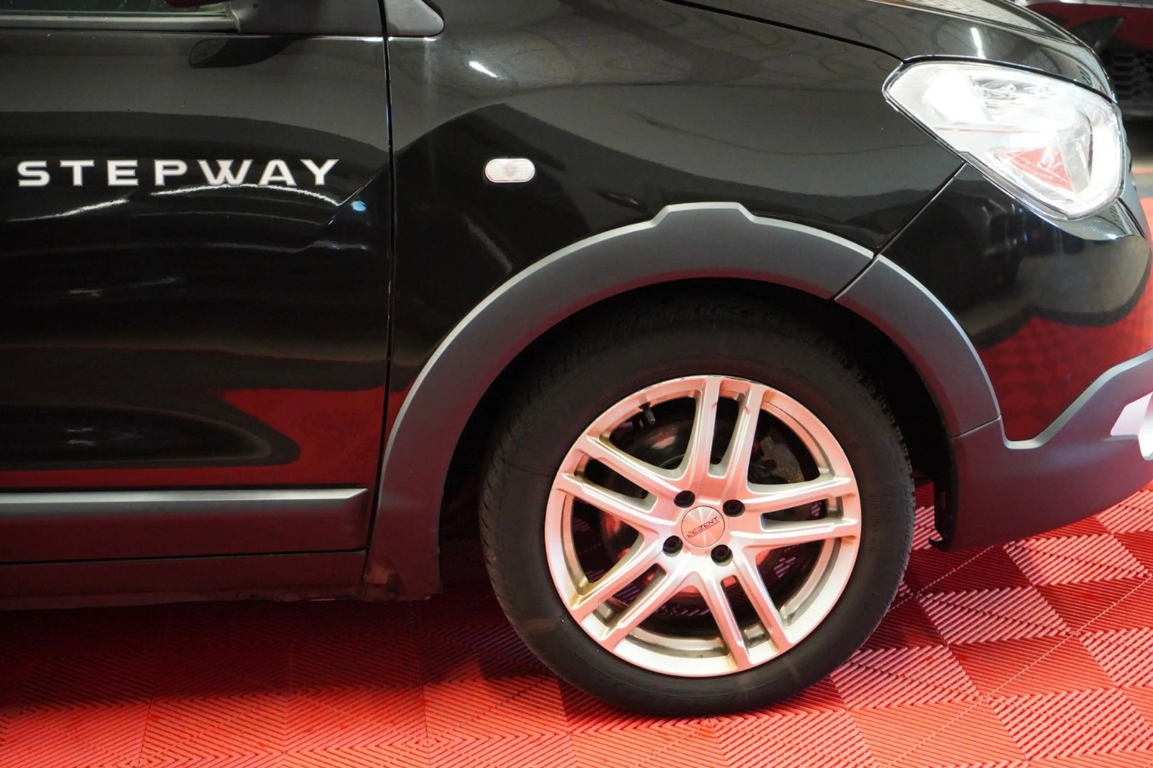 Dacia Lodgy 1.5 dCi Stepway Plus *Unfallfrei* — photo 5