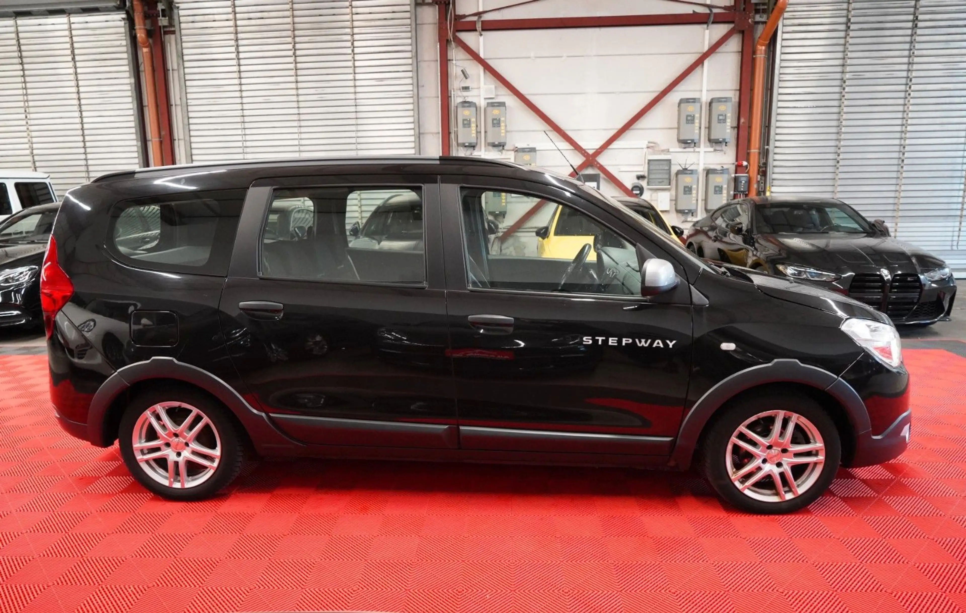 Dacia Lodgy 1.5 dCi Stepway Plus *Unfallfrei* — photo 4