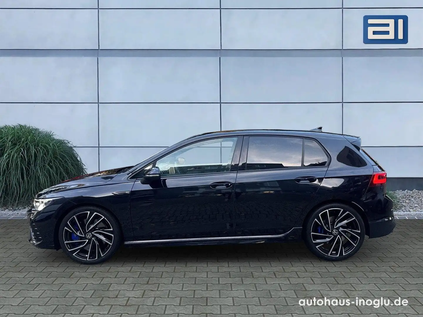 Volkswagen Golf VIII R 2.0 TSI 320PS Schwarz - 2