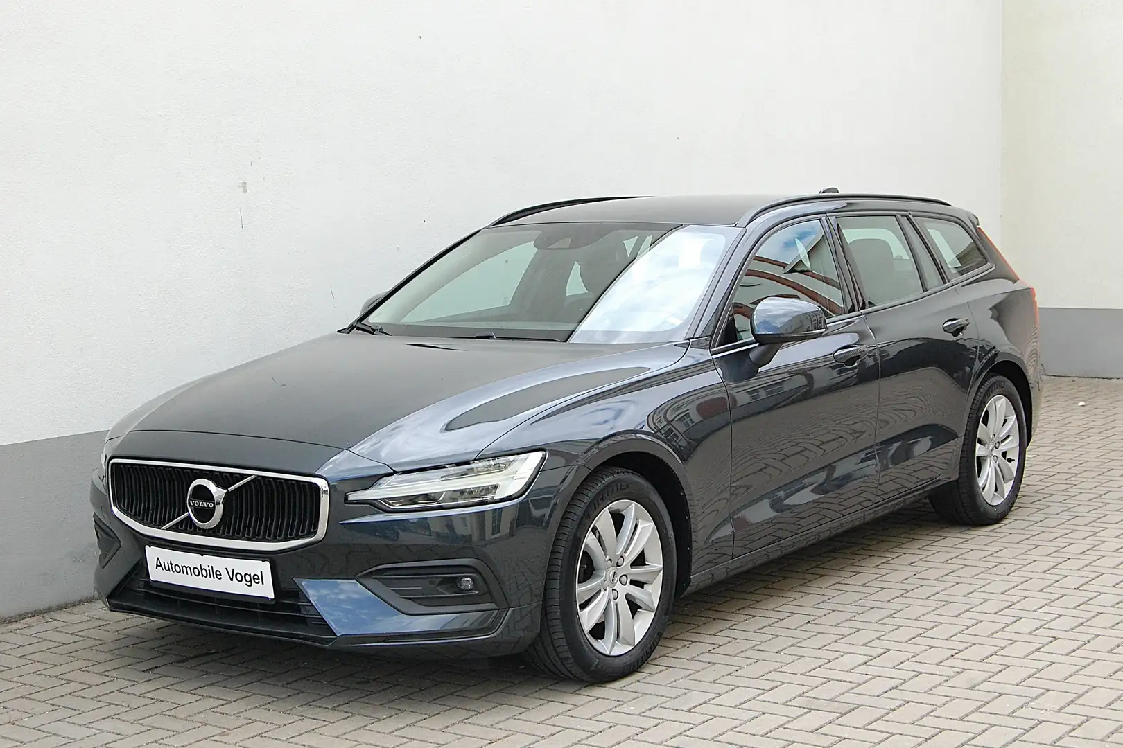 Volvo V60 D3 Automatik, Kamera -sehr gepflegt- Grau - 1