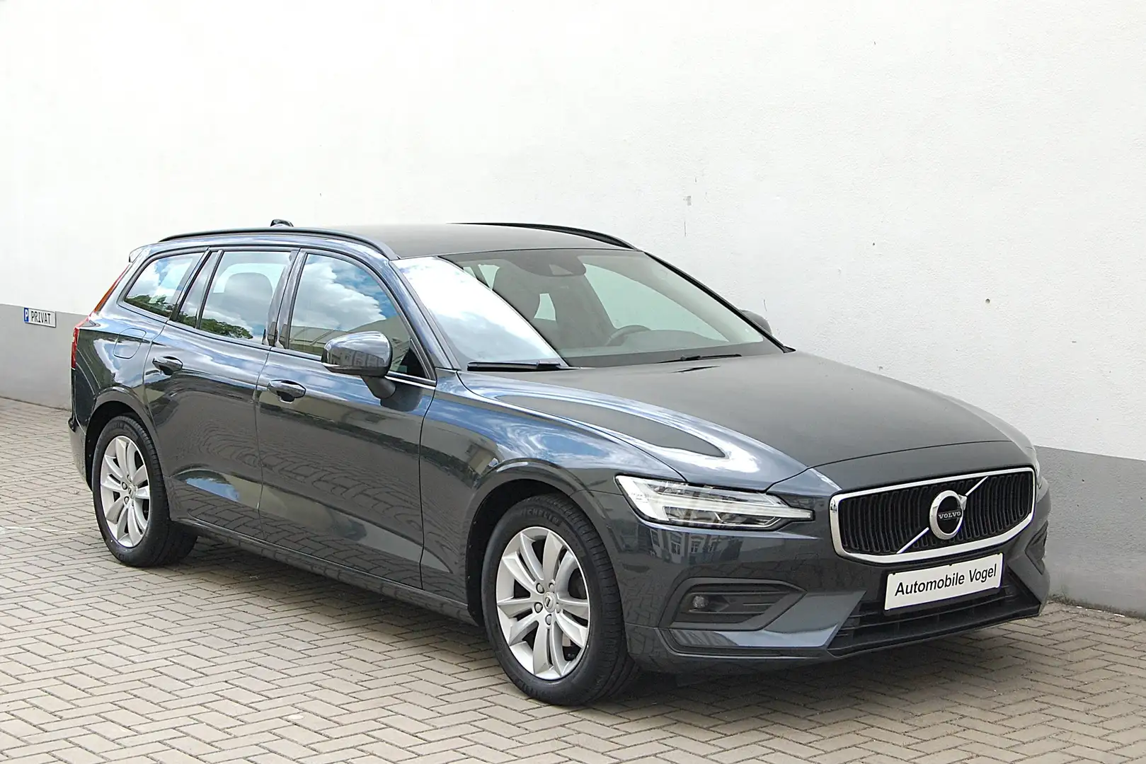 Volvo V60 D3 Automatik, Kamera -sehr gepflegt- Grau - 2