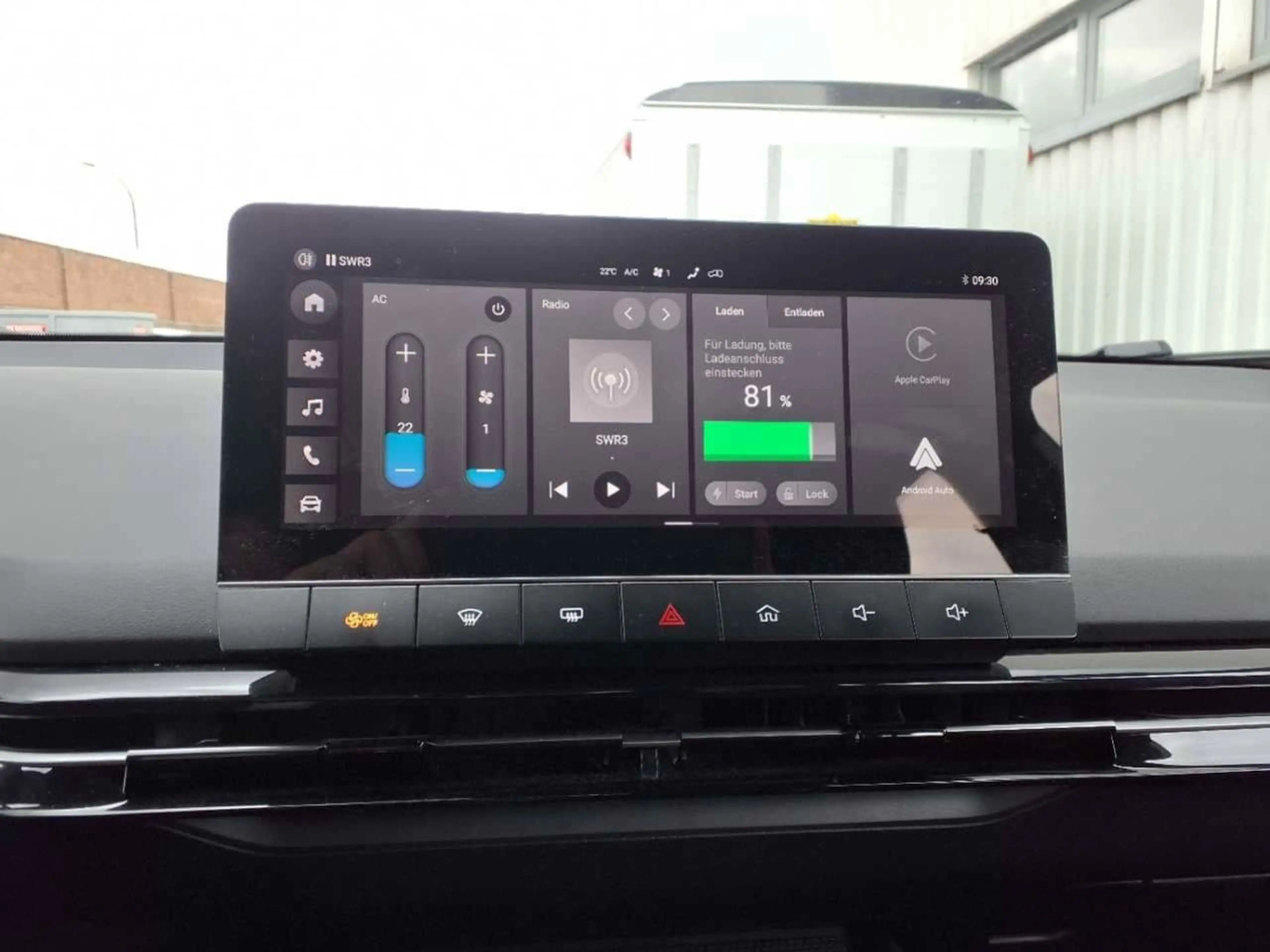 MG MG4 125 kW Standard 51 kWh ACC BLIS LED Lane AUT Klima — photo 12