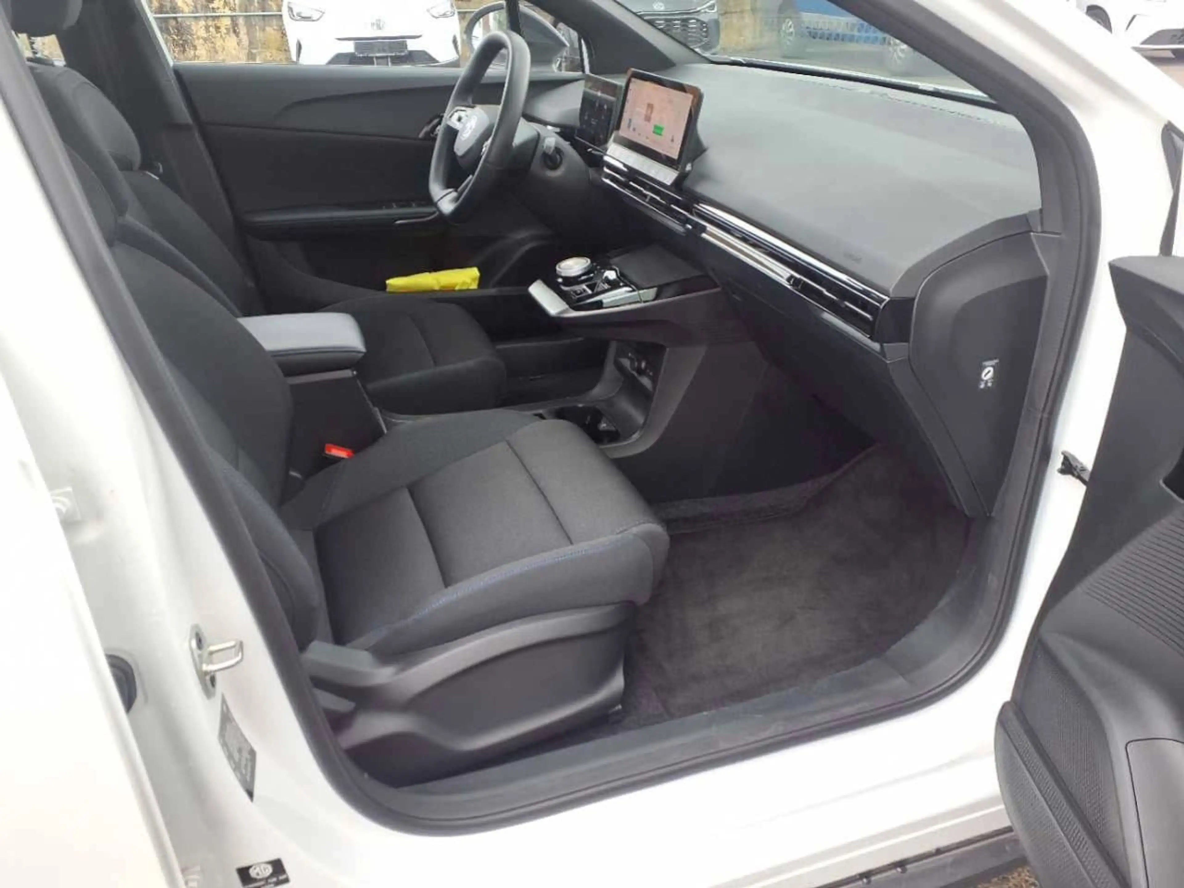 MG MG4 125 kW Standard 51 kWh ACC BLIS LED Lane AUT Klima — photo 9