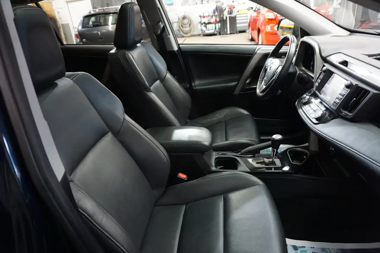 Toyota RAV 4 снимка Toyota RAV 4